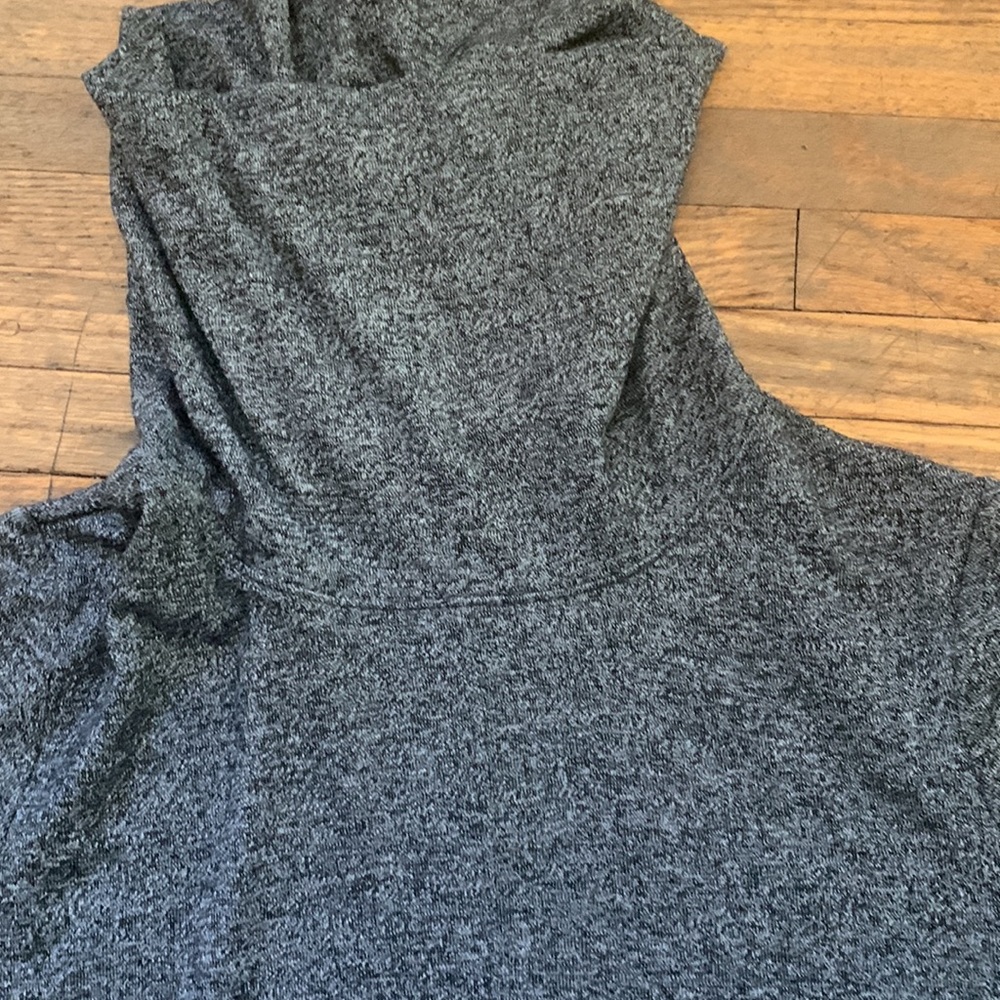 Max Studio turtle neck. - Picture 2 of 3